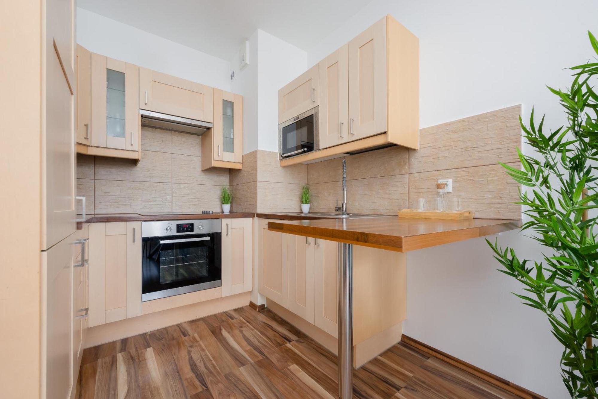 Apartament Spacious With Parking And Balcony By Renters *